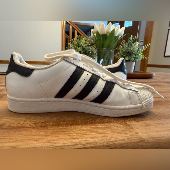 Adidas Super Star Sneakers size 7.5 - Picture 6 of 11